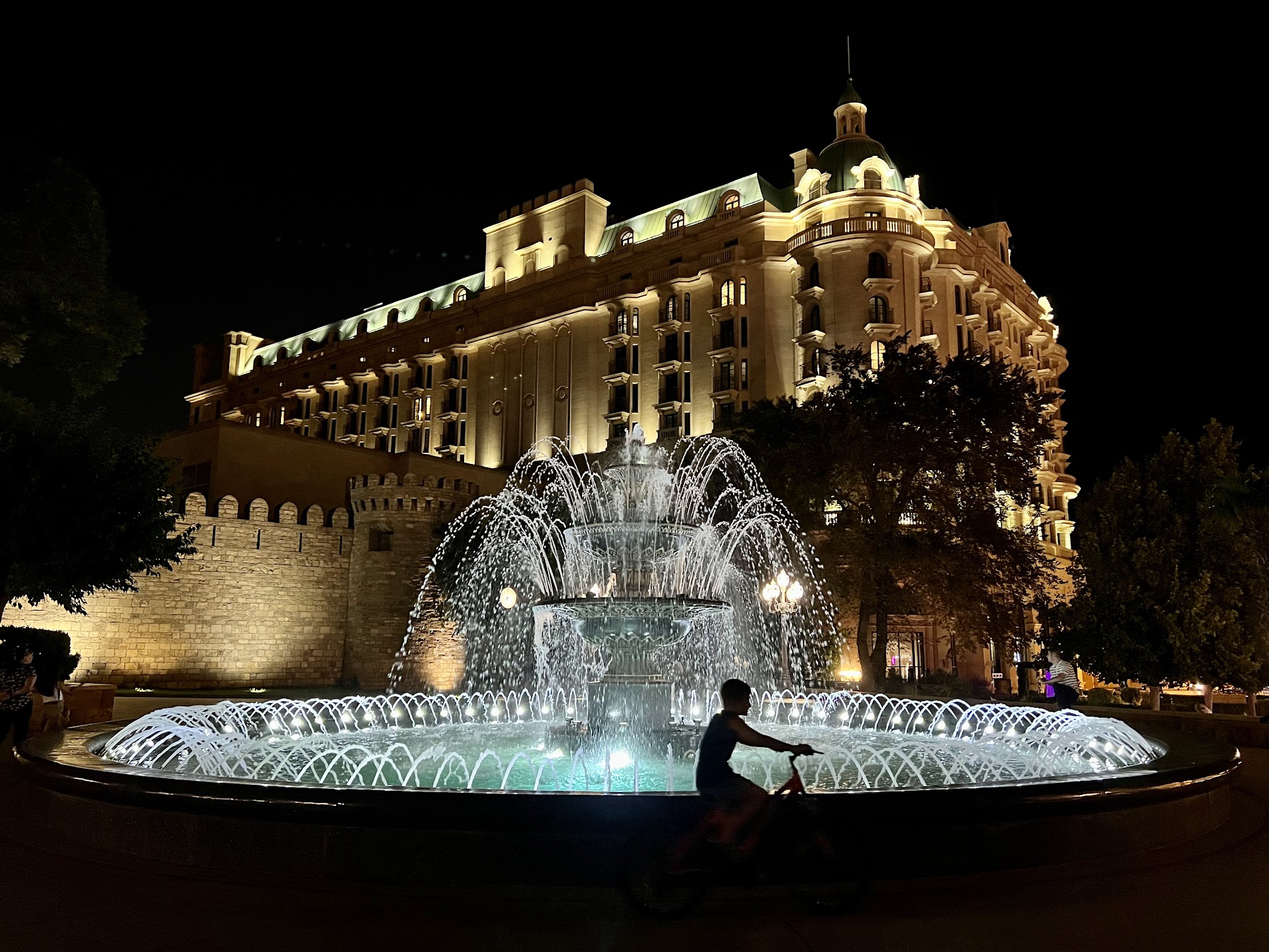 Fountain Baku, Azerbaijan night travel