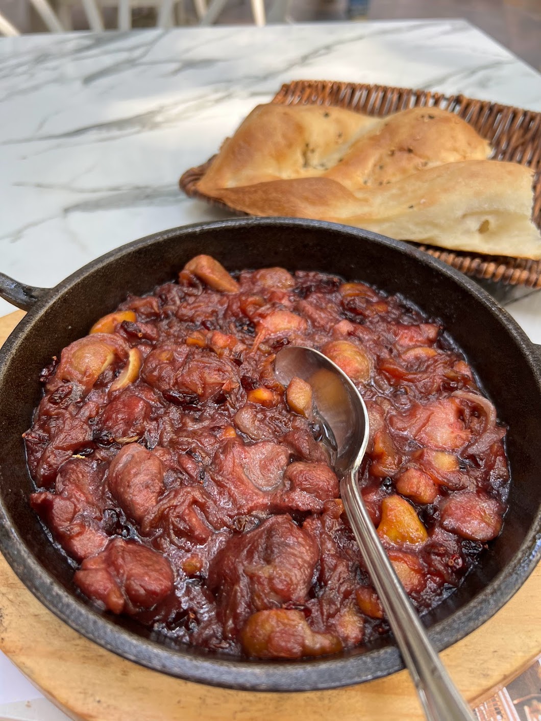 Nar Qovurma Azerbaijani food