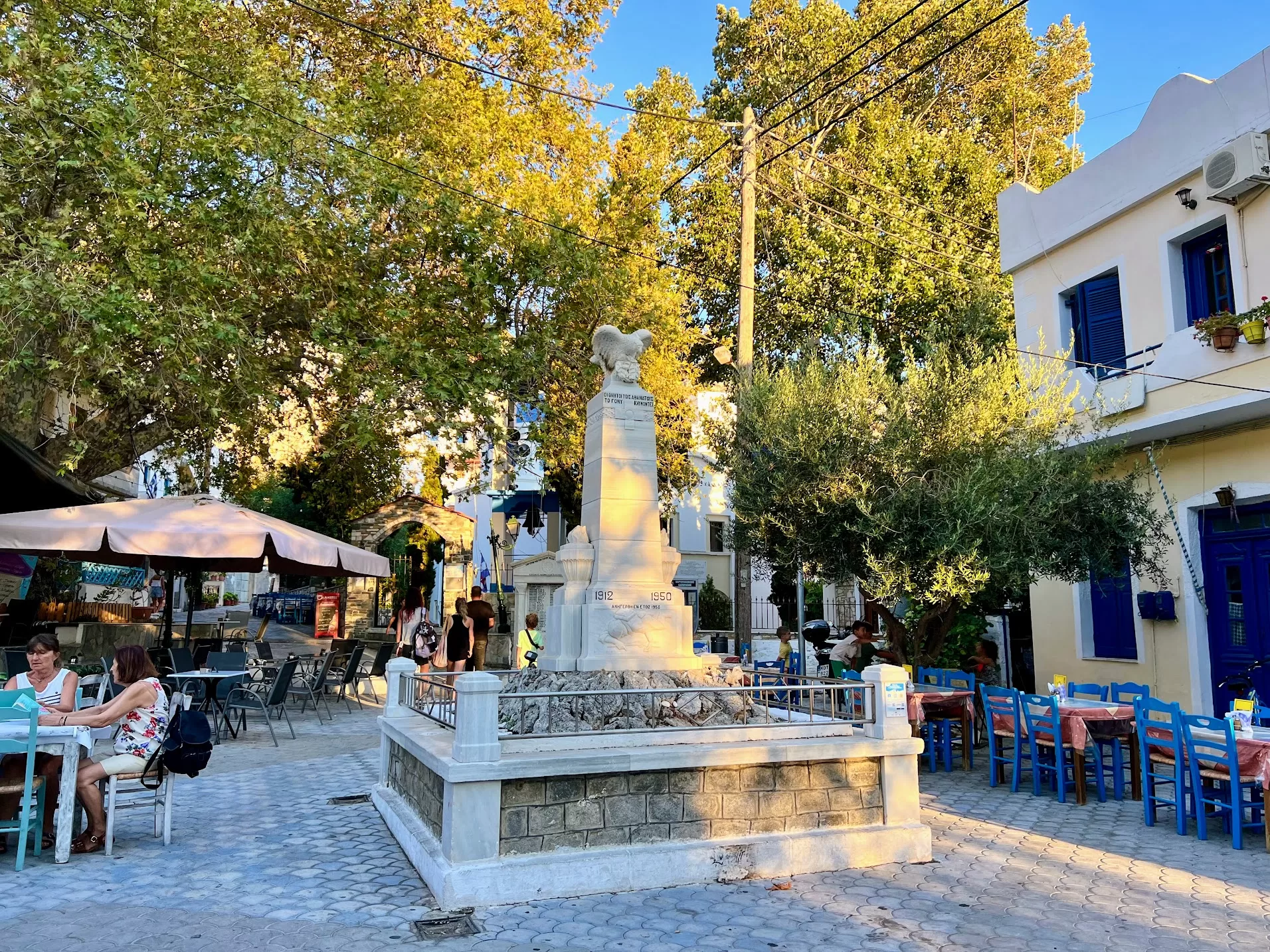 fourni greece town square