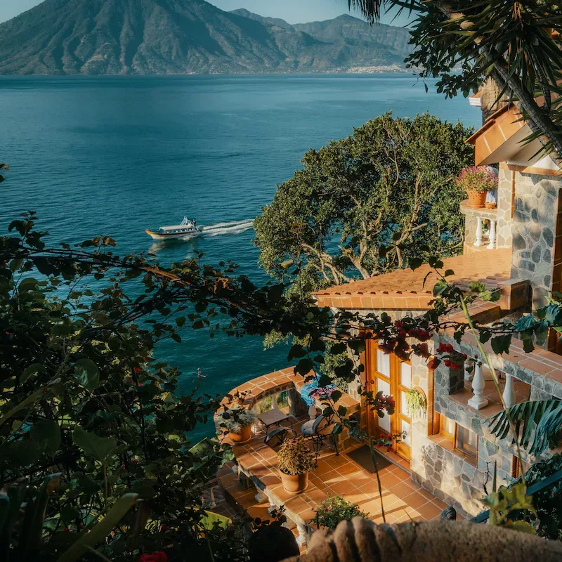 la casa del mundo lake atitlan hotel