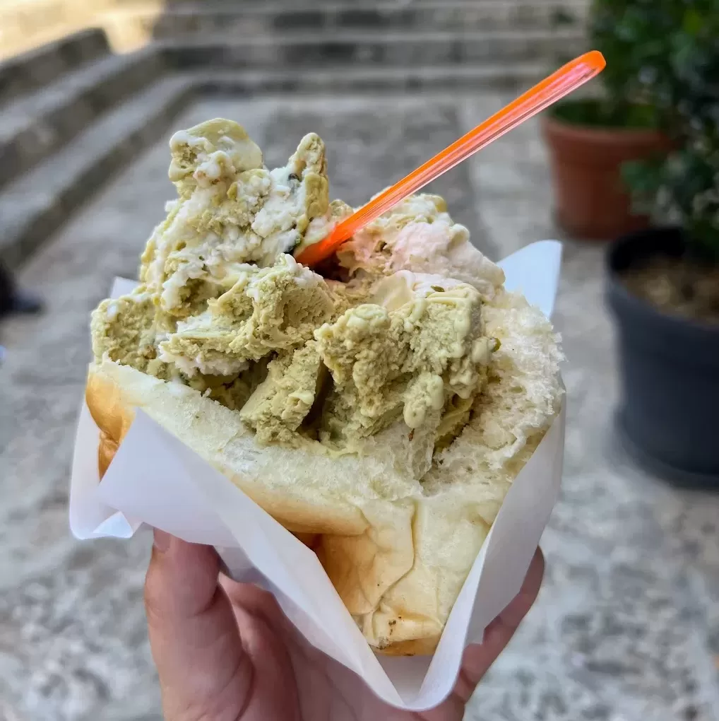 gelato con brioche italy palermo sicily best gelaterie